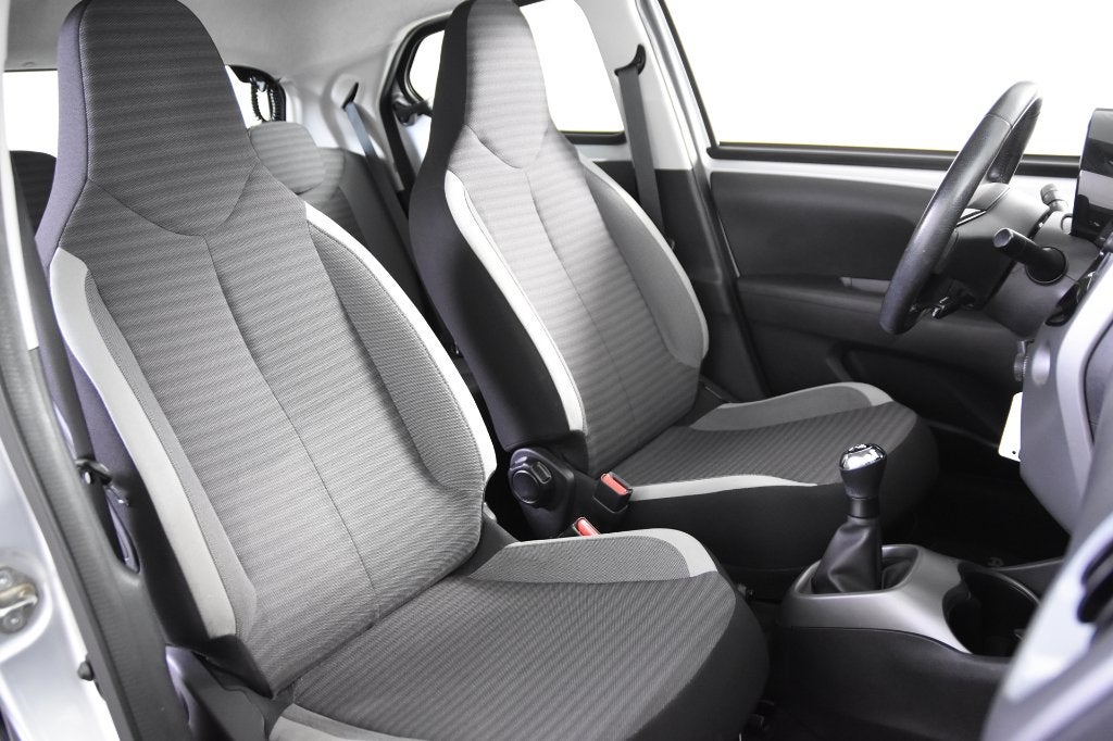 Toyota Aygo X-Play, Autos, Toyota, Argent ou Gris, Achat, 998 cm³, Euro 6