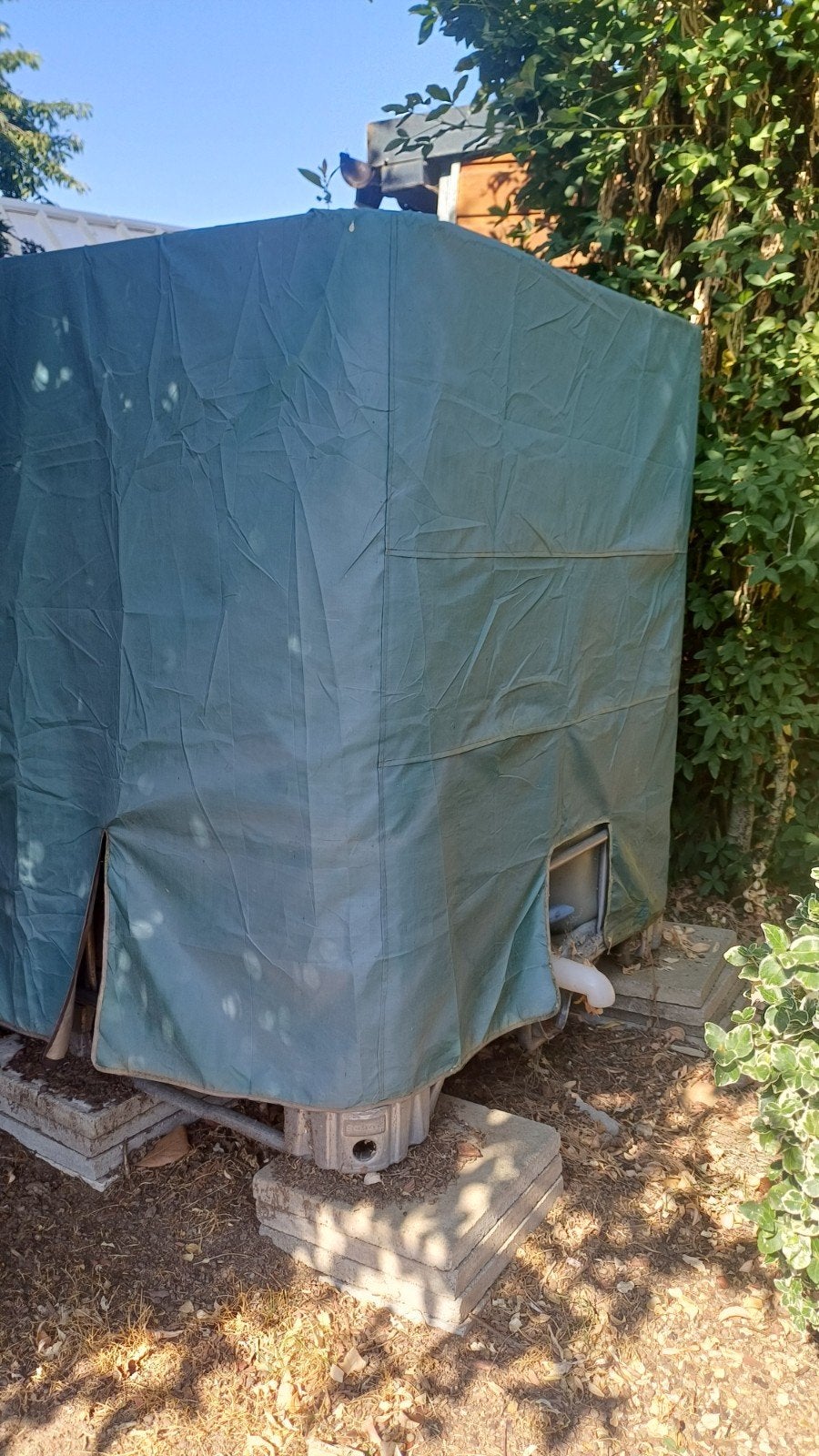 Récipient IBC de 1000 L avec couvercle de protection (idéal, Enlèvement, Utilisé