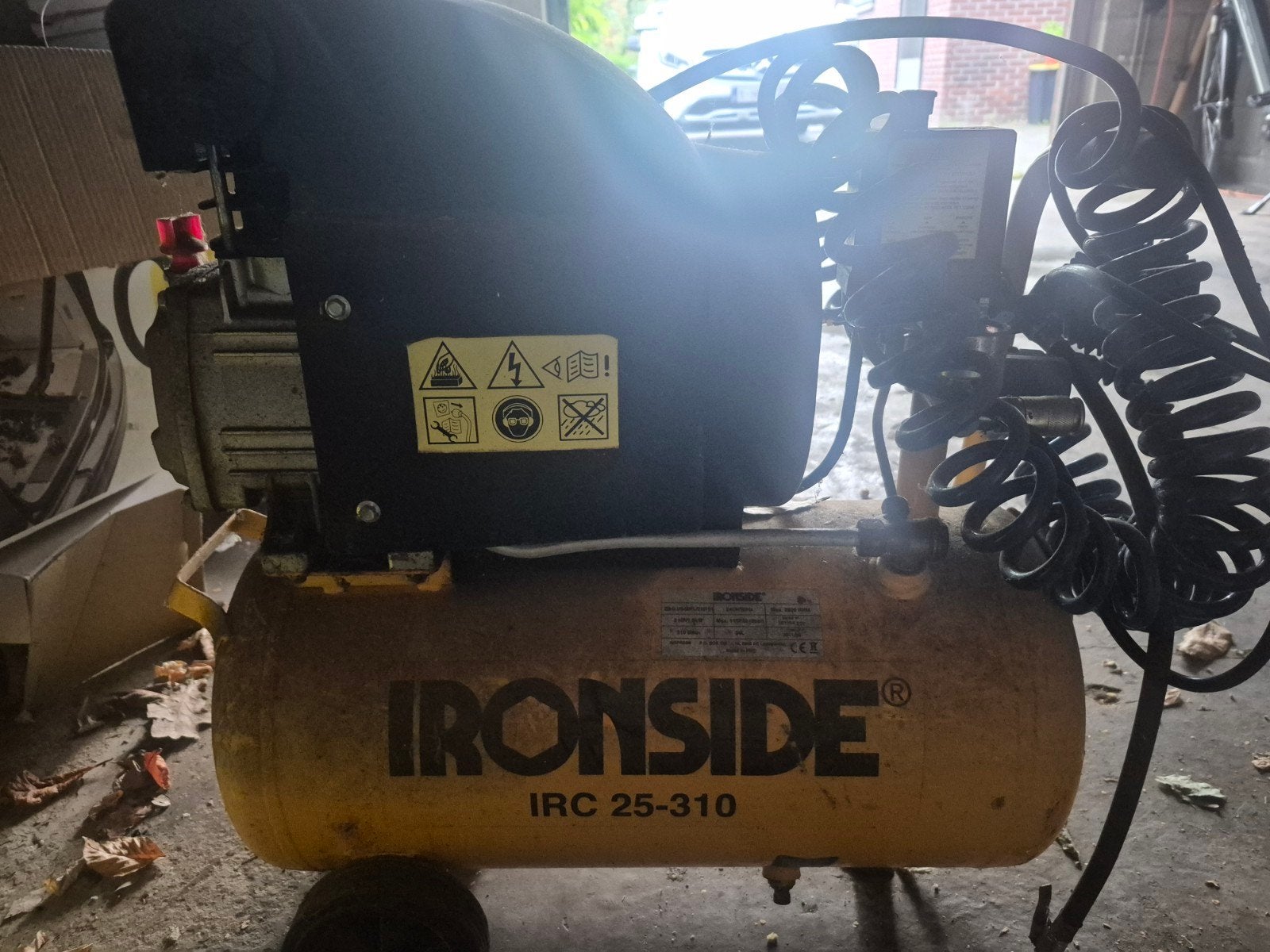 Ironside IRC 25-310 Compressor - 25L - 2 PK ((Met luchtslang, Doe-het-zelf en Bouw, Ophalen