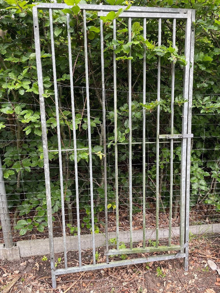 Metalen hek met deuropening, Ophalen, Met poort, Gebruikt, Aluminium