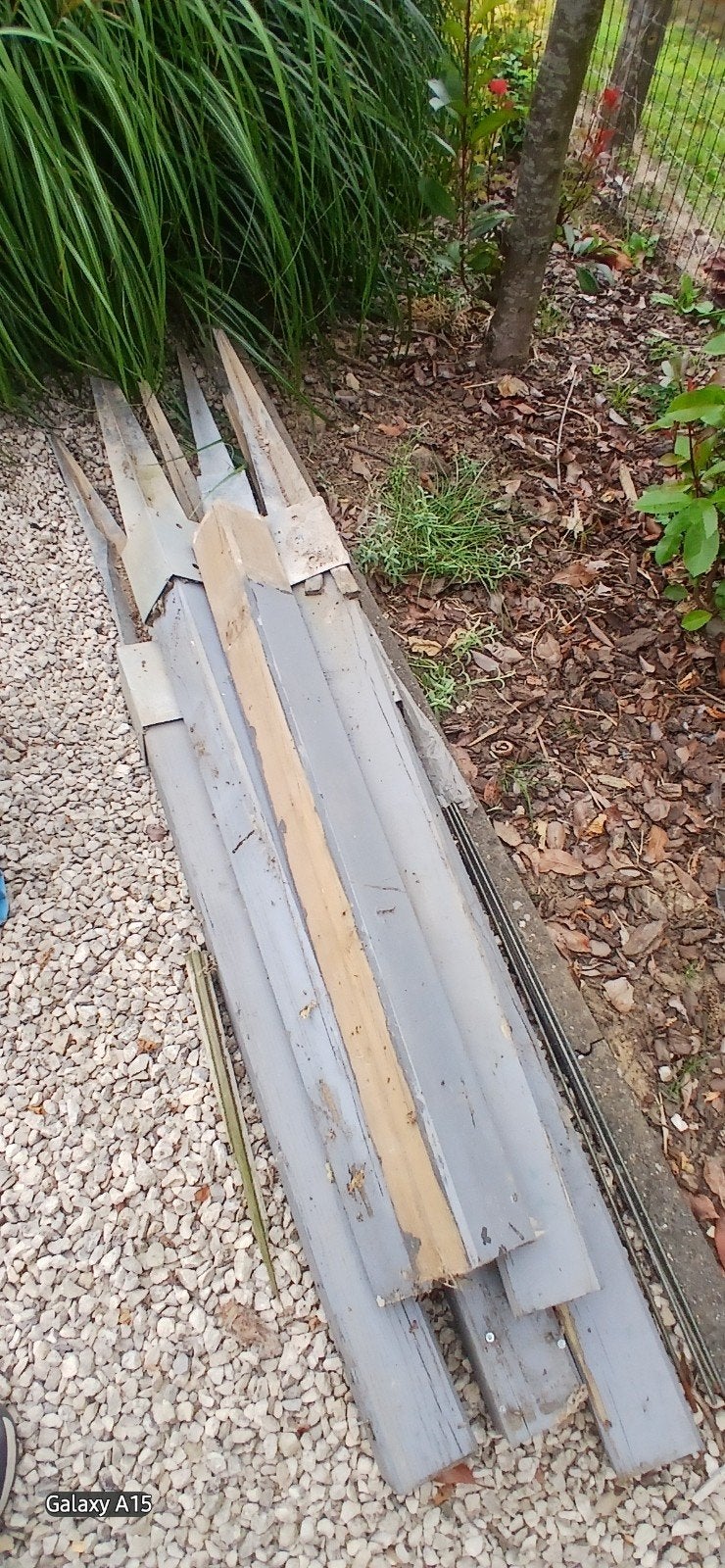 Houten paaltjes met grondpin, Ophalen
