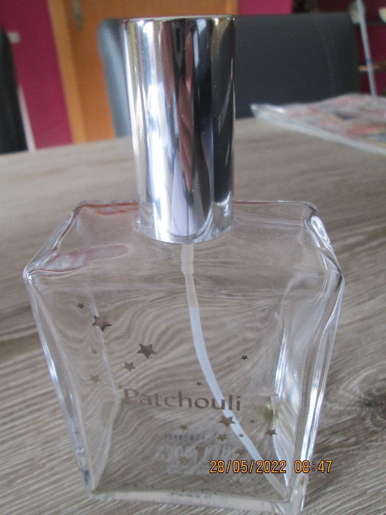 Eau de toilette « PATCHOULI » bouteille vide avec étoiles, Collections, Parfums, Utilisé, Bouteille de parfum, Enlèvement