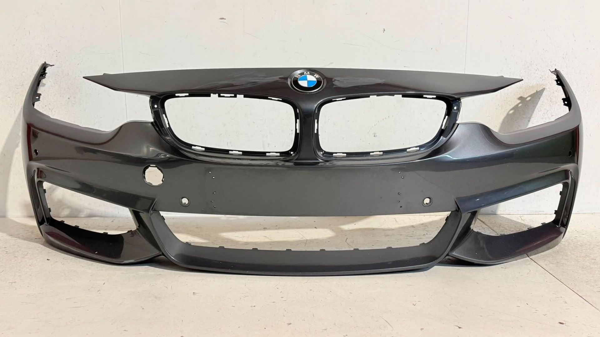 BMW 4-serie F32 F33 F36 M Sport Pakket voorbumper, Auto-onderdelen, Petuelring 130
80788  Munich, DE, Gebruikt, Voor, Info@bmw.de