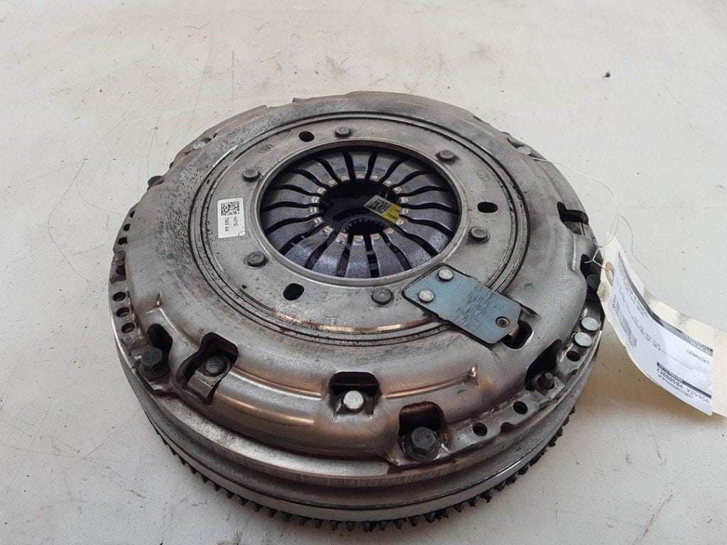 VOLANT MOTEUR BI-MASSE Ford Focus 4 Wagon (01-2018/12-2025), Utilisé, Ford