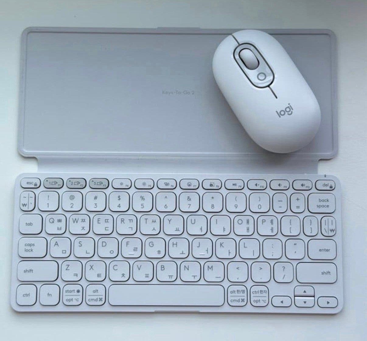 Logitech Keys-To-Go2 toetsenbord + muis, Computers en Software, Ophalen of Verzenden, Qwerty, Zo goed als nieuw, Draadloos