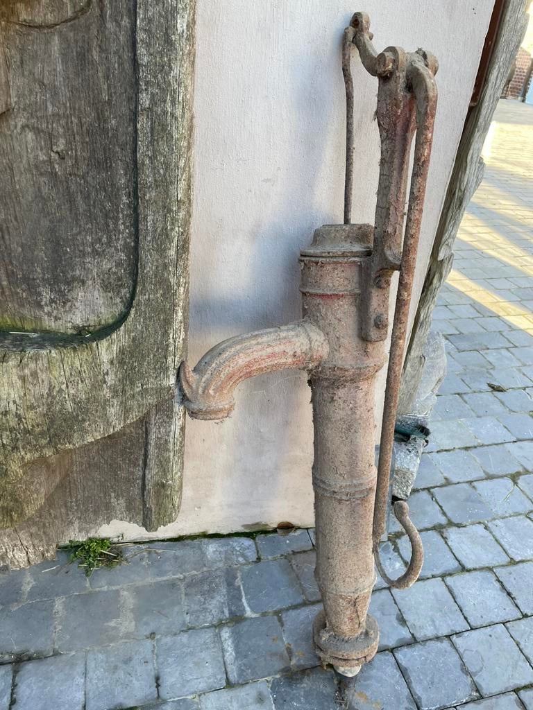 Gietijzeren waterpomp, Ophalen, Zo goed als nieuw