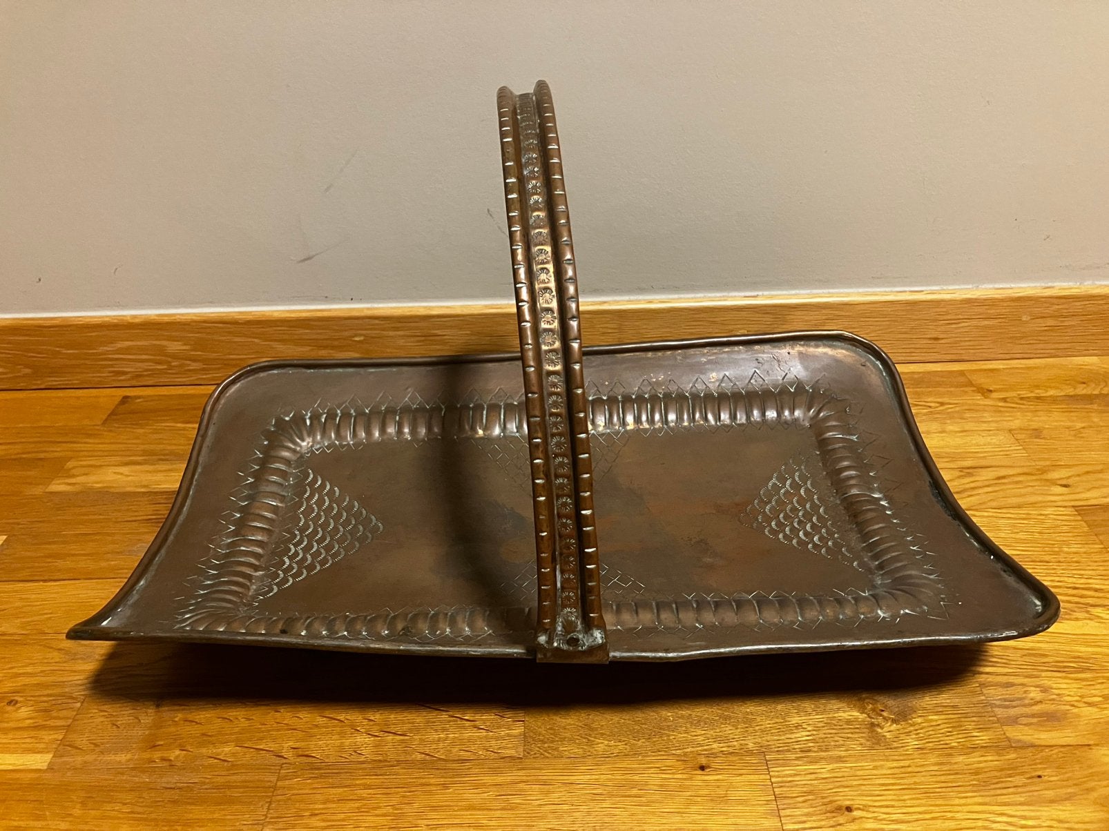 Corbeille de cheminée en cuivre, Enlèvement, Utilisé