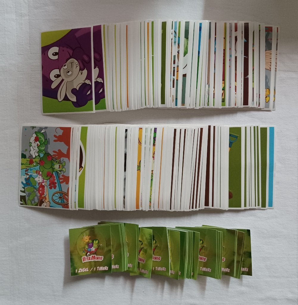 346 autocollants et 42 timbres Vitaminis (2018), Enlèvement ou Envoi, Comme neuf, Plusieurs autocollants