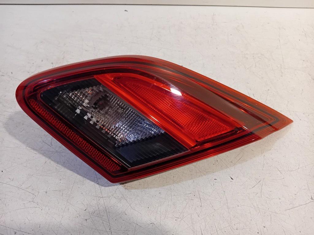 Achterlicht kofferdeksel achterklep rechts Opel Corsa, Onderdelen@venauto.nl, Van der Ven Autorecycling B.V., Ettenseweg 76, 4706 PB Roosendaal, The Netherlands