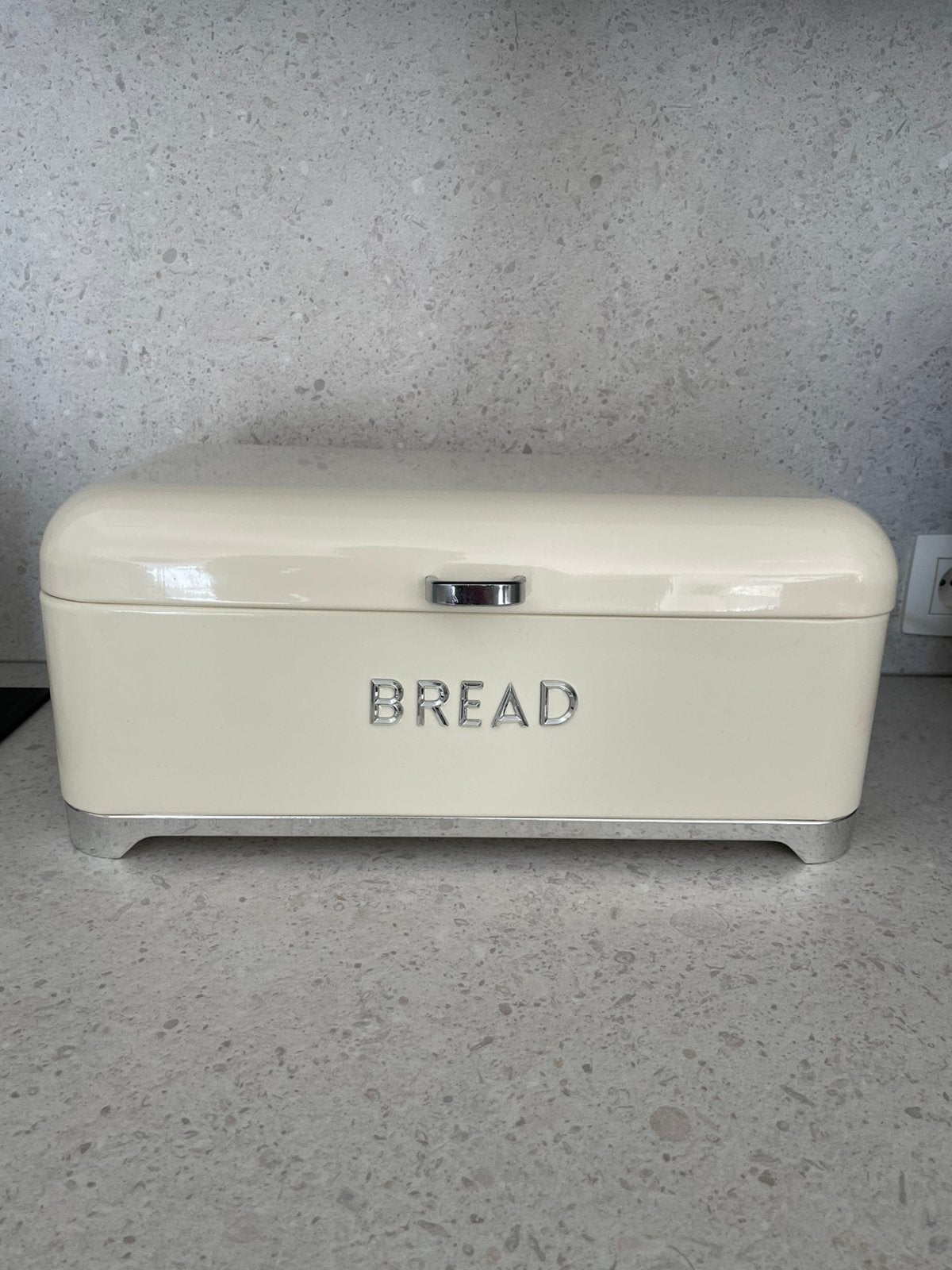 Cremekleurige broodtrommel, Huis en Inrichting, Broodtrommel, Ophalen of Verzenden, Zo goed als nieuw