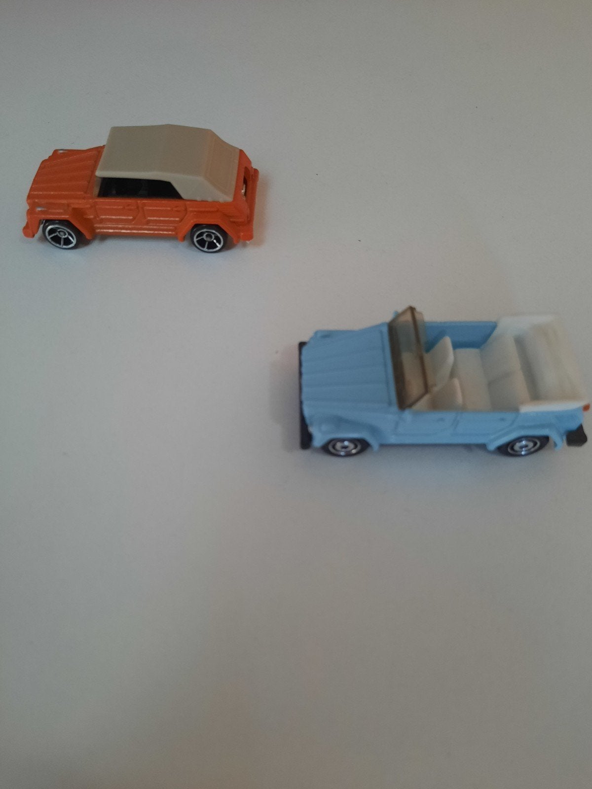 2 schaalmodelen vw kubel, Ophalen