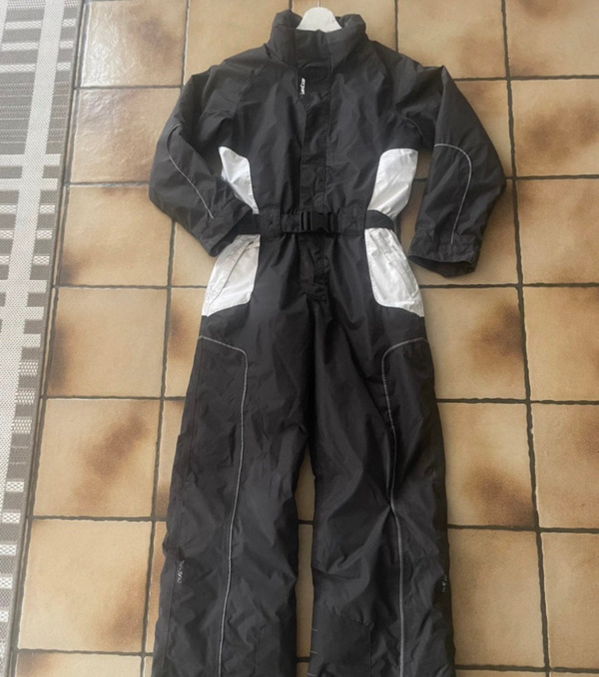 Skipak met skihelm en skibril (M152), Vêtements | Hommes, Vêtements de sports d'hiver, Enlèvement, Comme neuf