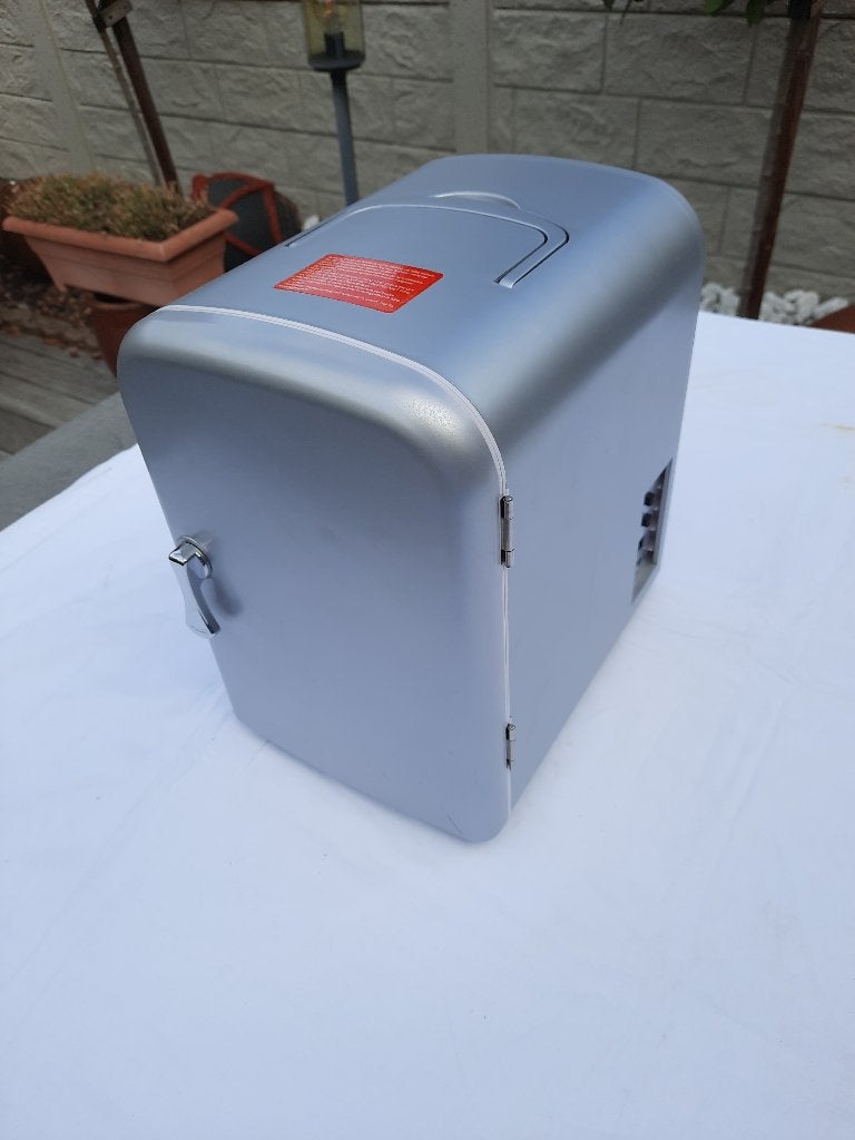 Nieuwe kleine FRIGO, Minder dan 75 liter, Ophalen of Verzenden, Nieuw, Zonder vriesvak