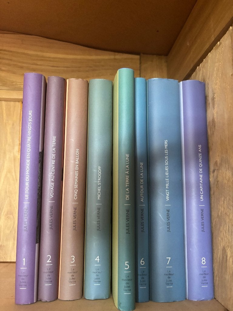 Lot de 8 livres Jules Verne - bon état, Ophalen, Jules Verne