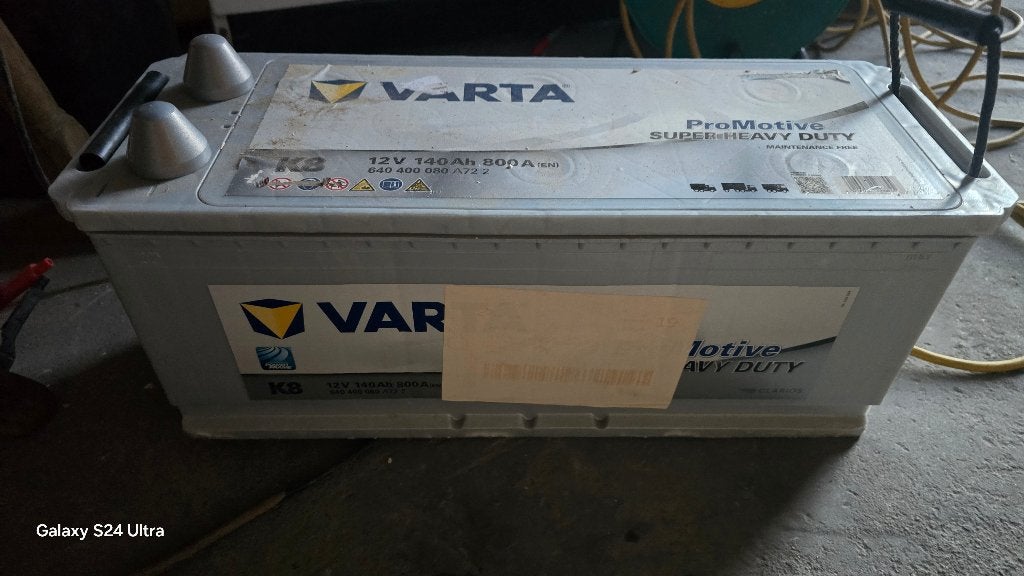 Batterie 12v 140 Ah 800 a, Autos : Pièces & Accessoires, Utilisé
