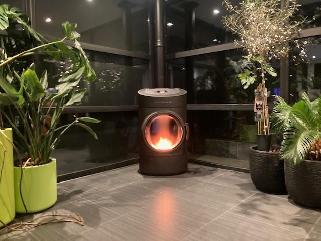bijna nieuwe pellet kachel, Doe-het-zelf en Bouw, Ophalen, Hoog rendement (Hr), Overige typen, Zo goed als nieuw