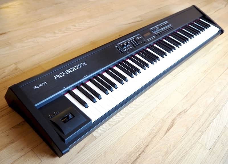 Roland RD 300GX digitale stage piano 88 gewogen toetsen, Muziek en Instrumenten, Keyboards, Ophalen, 88 toetsen, Roland, Zo goed als nieuw