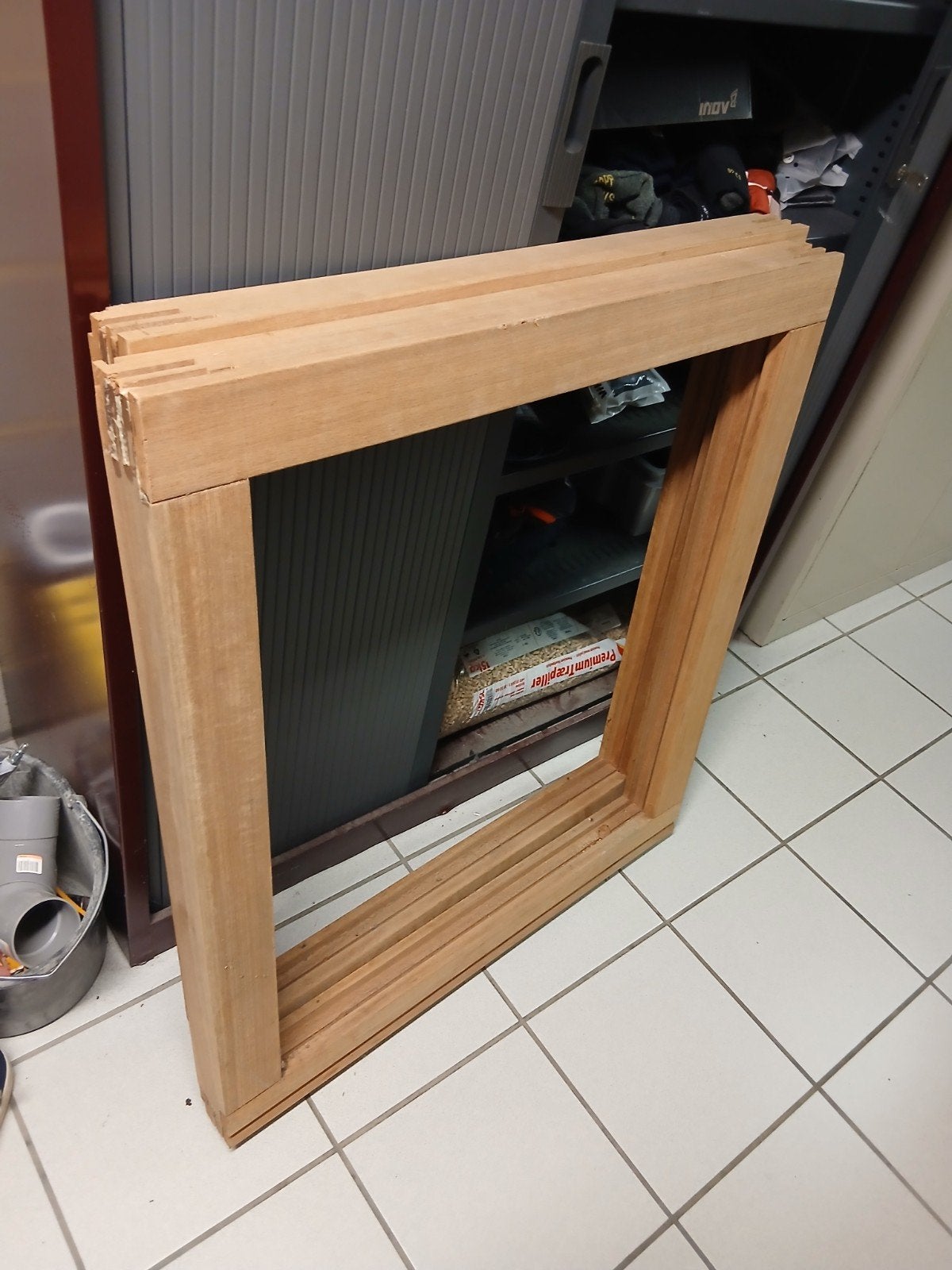 2 nieuwe meranti ramen, Bricolage & Construction, 75 à 150 cm, 75 à 150 cm, Enlèvement, Bois