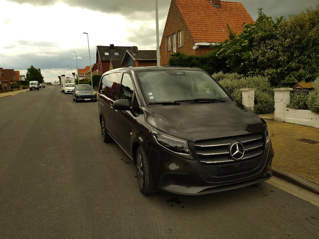 Mercedes vito 116 te koop, Auto's, Automaat, Achterwielaandrijving, 1989 cc, Zwart
