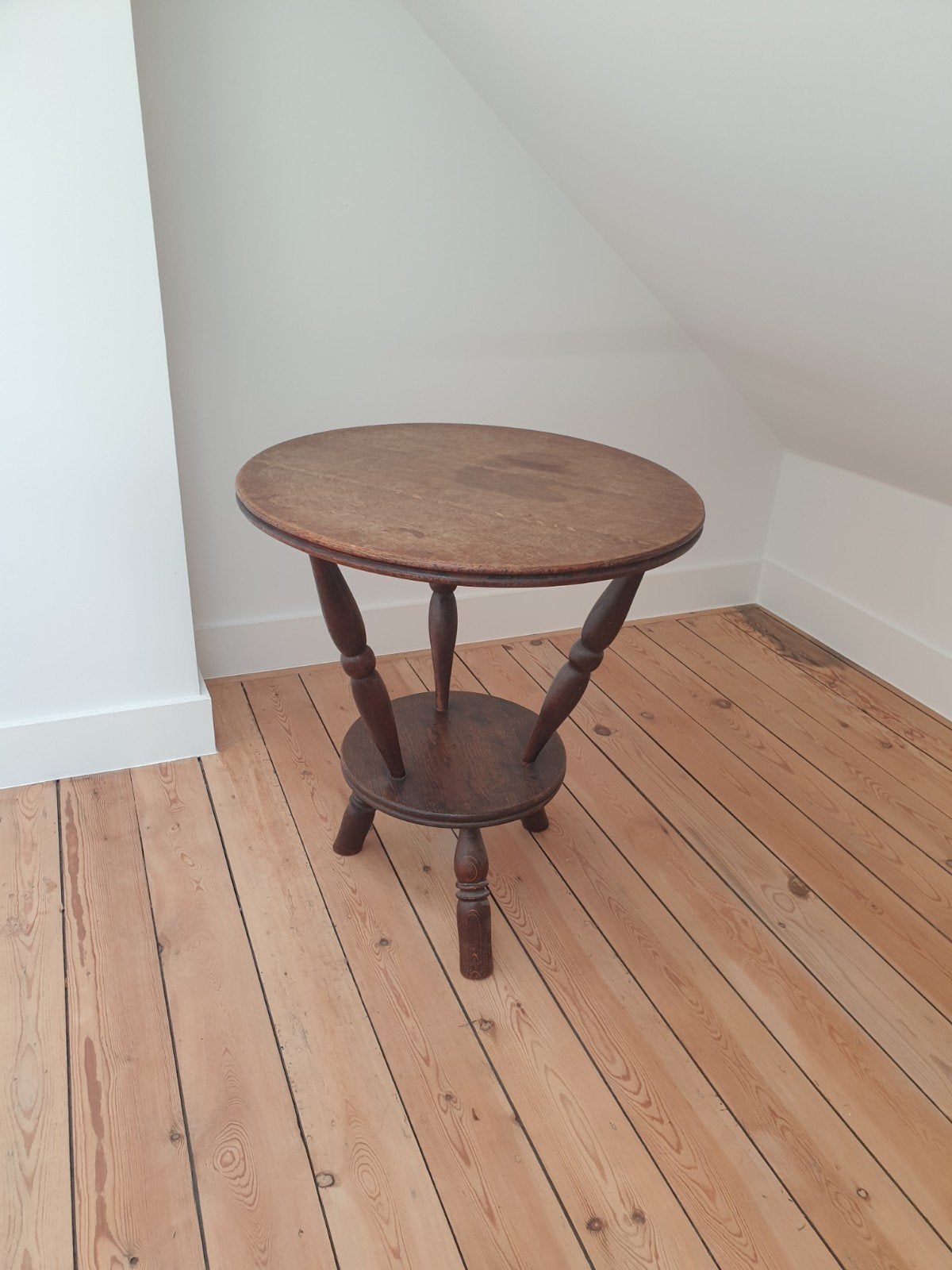 Table d'appoint en bois de Madère, Enlèvement