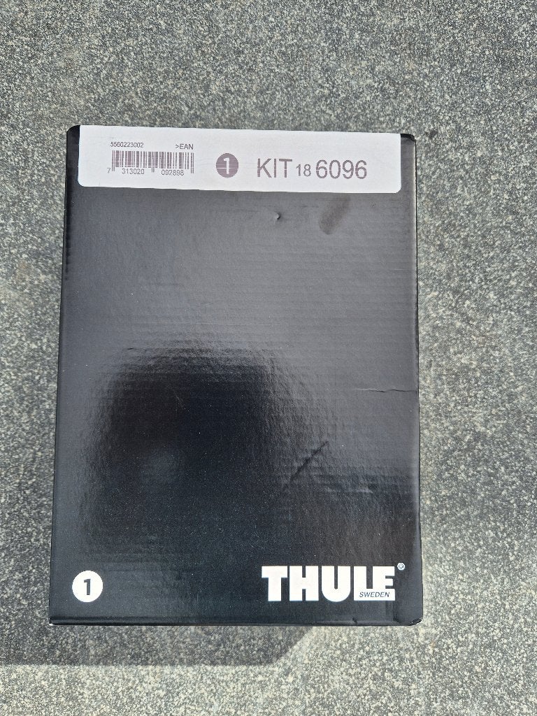 Thule KIT 186096, dakdrager voetset voor Skoda Enyaq/Octavia, Ophalen, Nieuw