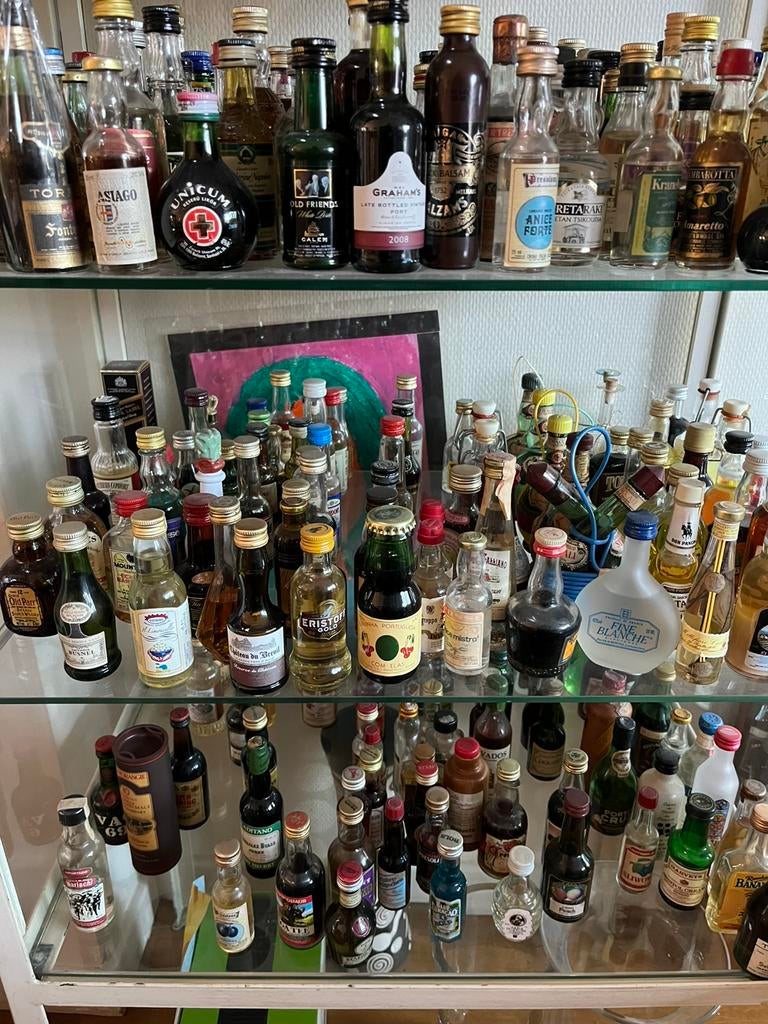 Lot de mignonnettes d’alcool, Enlèvement