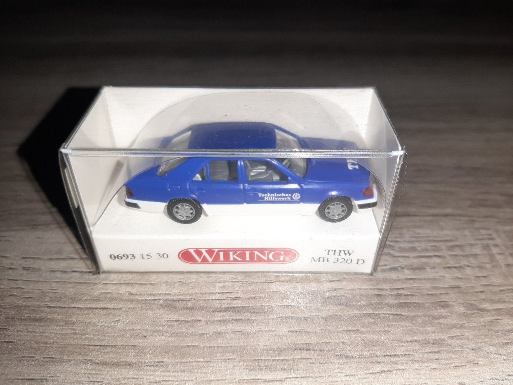 Wiking 1/87 Mercedes 300E THW, Hobby & Loisirs créatifs, Voitures miniatures | 1:87, Enlèvement ou Envoi, Comme neuf, Voiture