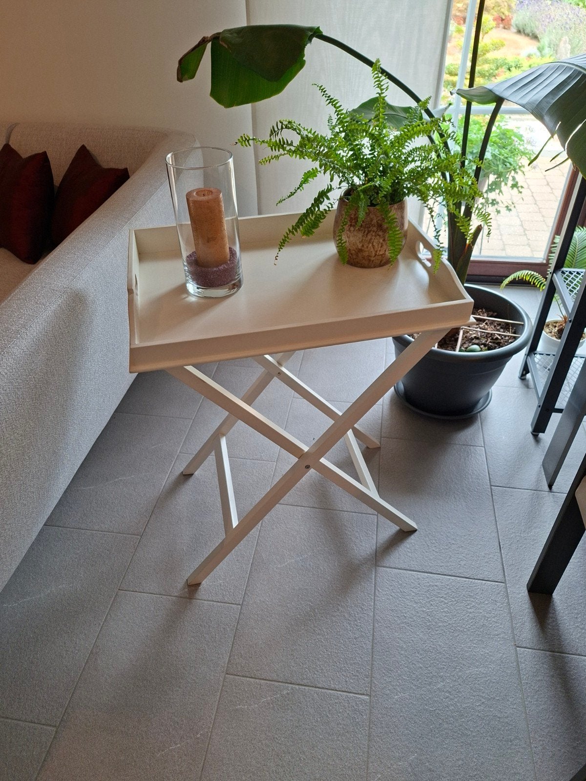 dienblad op poot, Ophalen