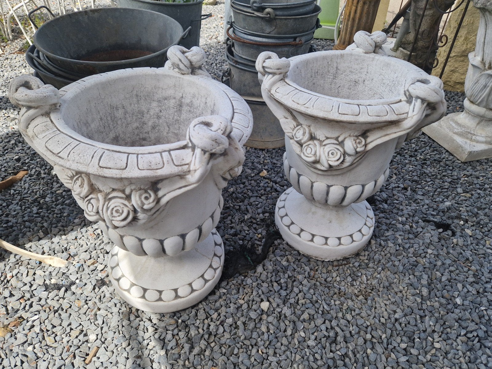 Pot en ciment à motif floral 50/40 cm 50€ la pièce, Enlèvement