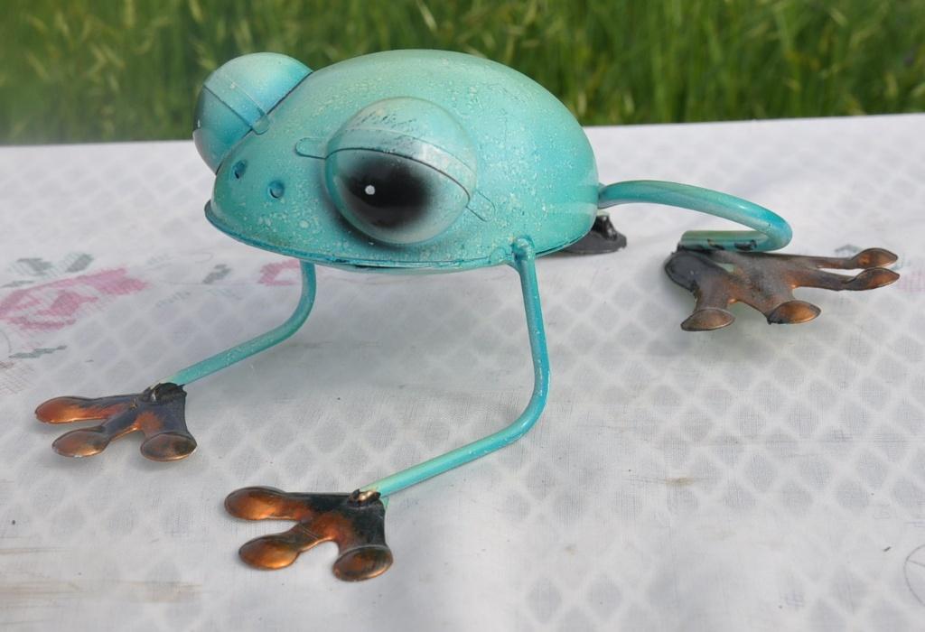 grenouille decorative en metal vert bleu, Tuin en Terras, Tuinwanddecoratie, Ophalen of Verzenden, Zo goed als nieuw