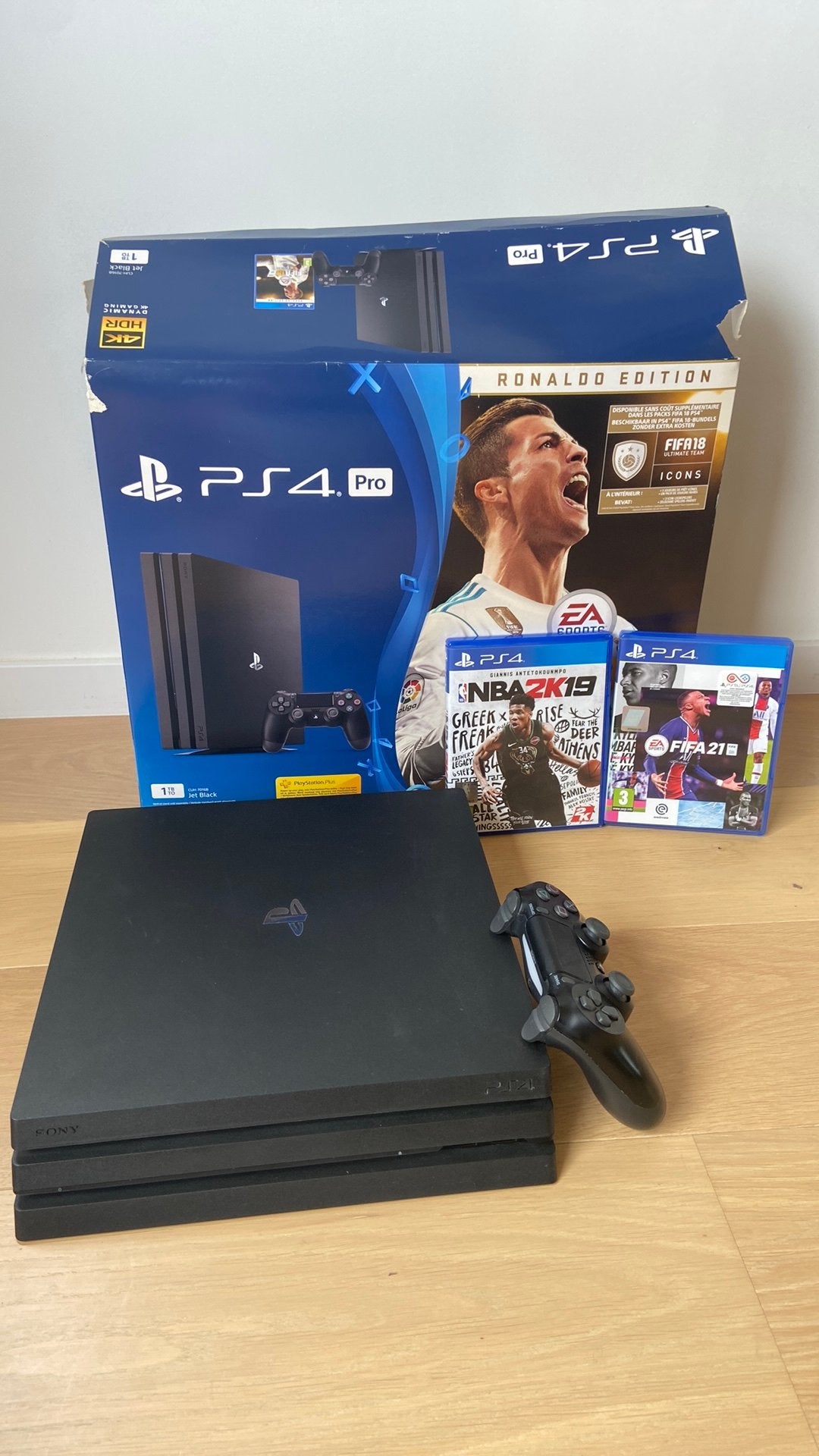 PlayStation 4 Pro 1TB, Avec 1 manette, Enlèvement, Utilisé, 1 TB