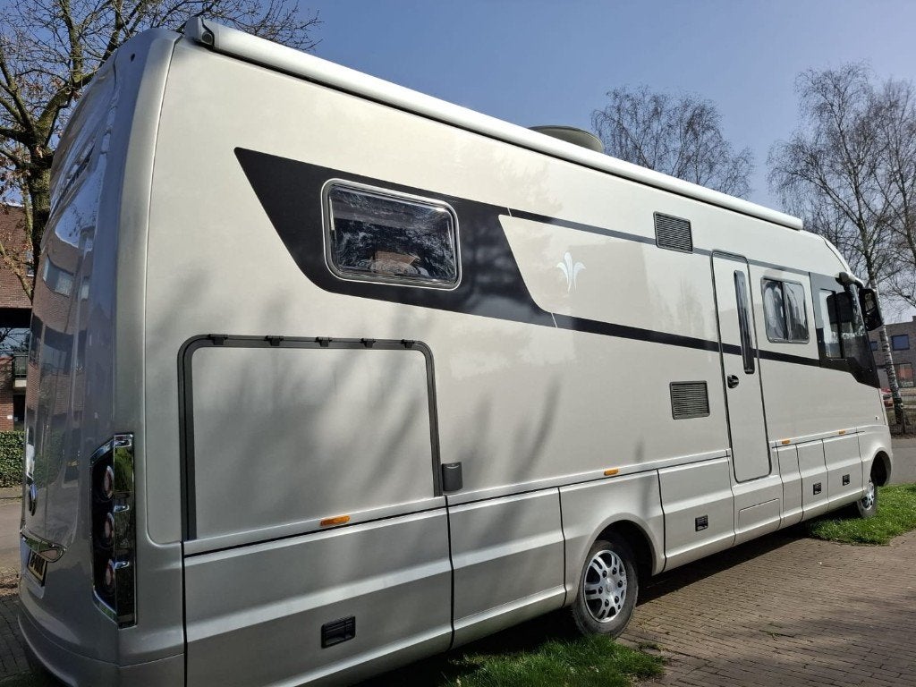 Niesmann - Bischoff Flair 880 LE, Caravans en Kamperen, Chemisch toilet, Niesmann+Bischoff, Vloeistofverwarming, Diesel