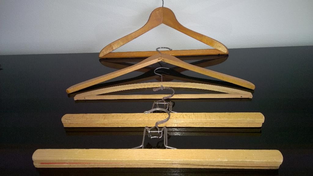 Verniste houten kleerhangers, Enlèvement ou Envoi, Comme neuf, Bois