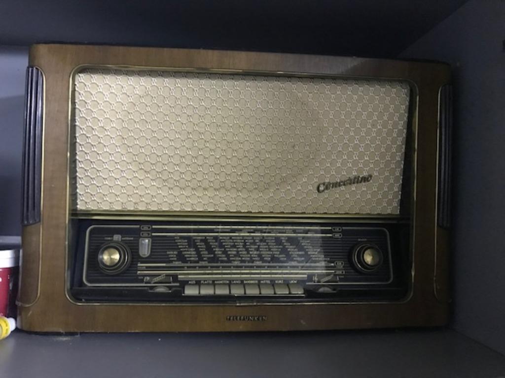 ancien poste de radio Téléfunken, Enlèvement, Audio et Vidéo