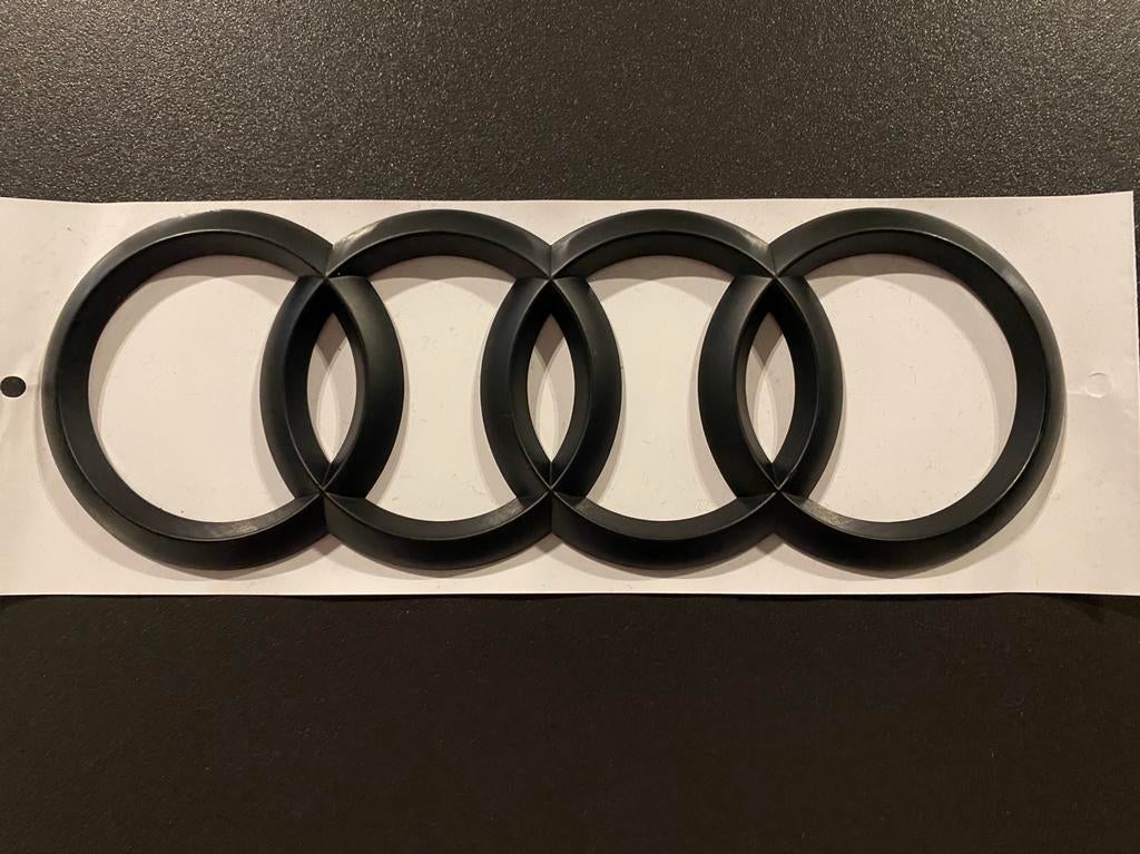 Audi embleem/logo mat zwart achterzijde, Ophalen, Achterklep, Nieuw, Audi