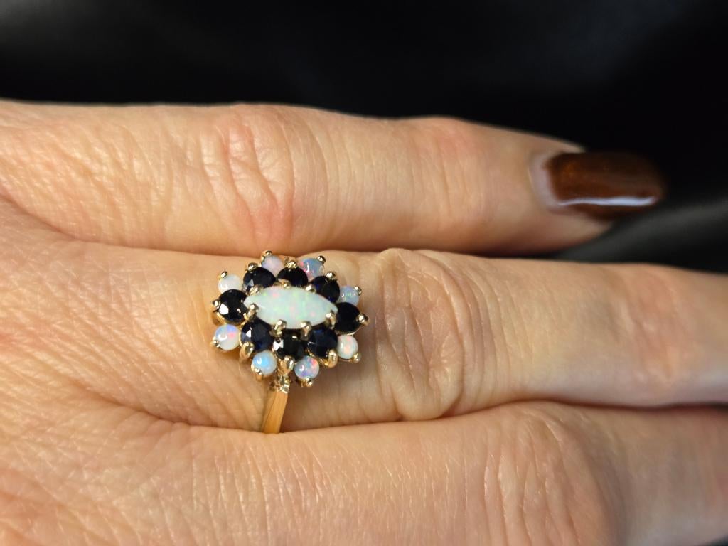 Gouden Vintage ring met opaal blauwe saffier. 2026/104., 18 tot 19, Overige kleuren, Ophalen of Verzenden, Zo goed als nieuw