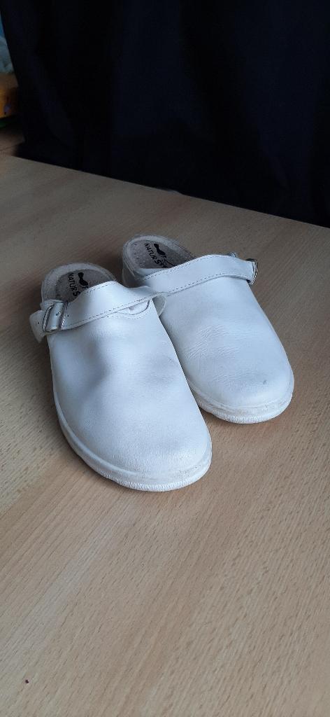 Medische klompen maat 40, Kleding | Dames, Slippers, Wit, Ophalen of Verzenden, Zo goed als nieuw