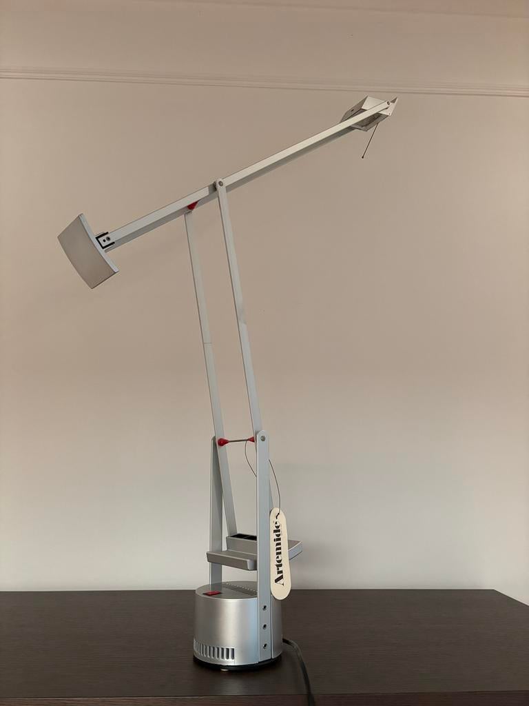 Lampe de bureau grise Artemide Tizio Retrofit., Maison & Meubles, Lampes | Lampes de table, Comme neuf, Métal, Enlèvement
