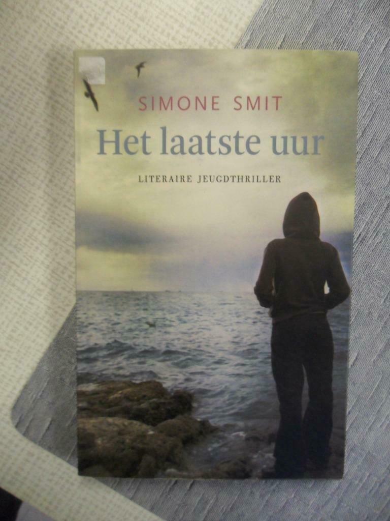 het laatste uur ( simone smit ), Ophalen of Verzenden