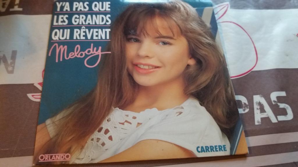 disque vinyl 45 tours melody y'a pas que les grands qui reve, Ophalen of Verzenden, Zo goed als nieuw