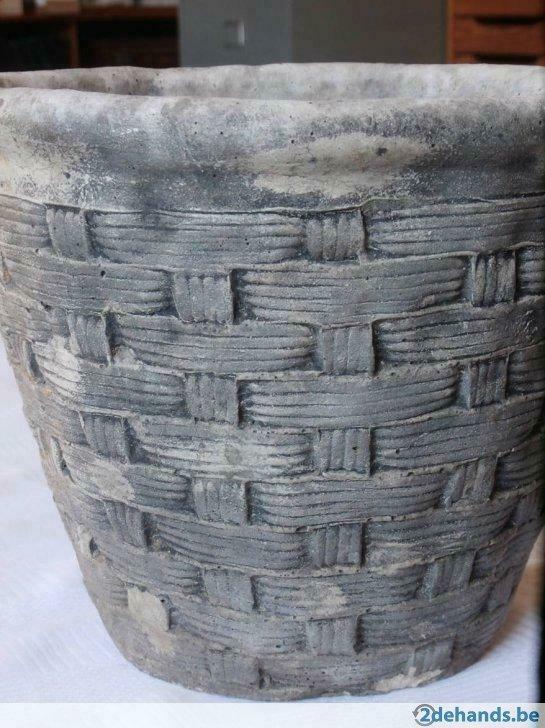 Vintage betonnen bloempot, Gebruikt, Rond, Ophalen of Verzenden, Beton