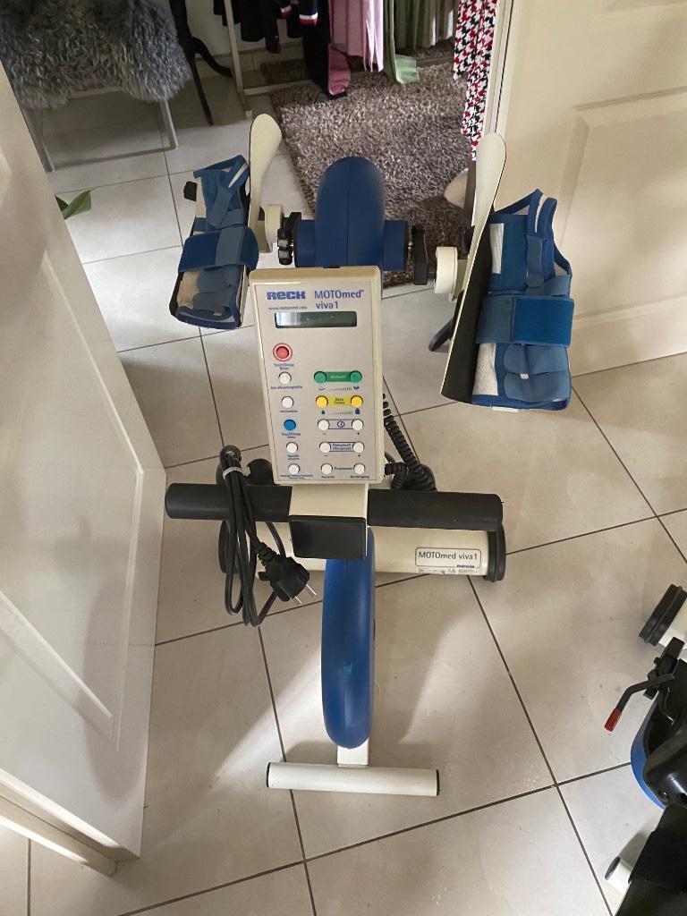 Motomed viva 1 armen en in goede staat. Voor diverse patholo, Ophalen of Verzenden, Gebruikt