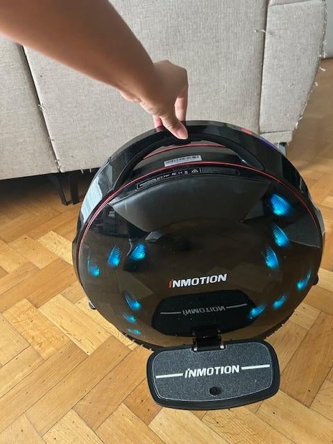 nMotion V8F Elektrische Eenwieler (EUC) – 1000W – Topstaat, Fietsen en Brommers, Steps, Ophalen, Nieuw, Elektrische step (E-scooter)