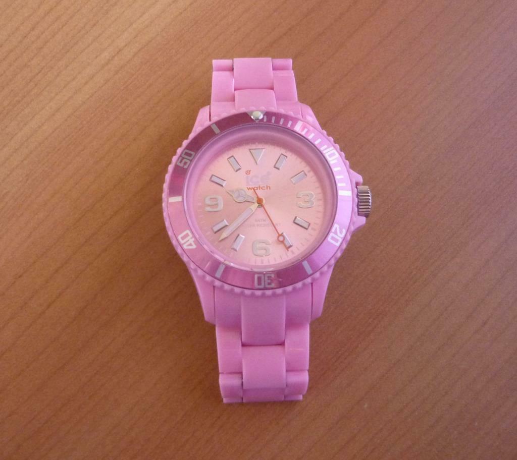 Roze Ice Watch dameshorloge, Bijoux, Sacs & Beauté, Montres | Femmes, Enlèvement ou Envoi, Synthétique, Synthétique