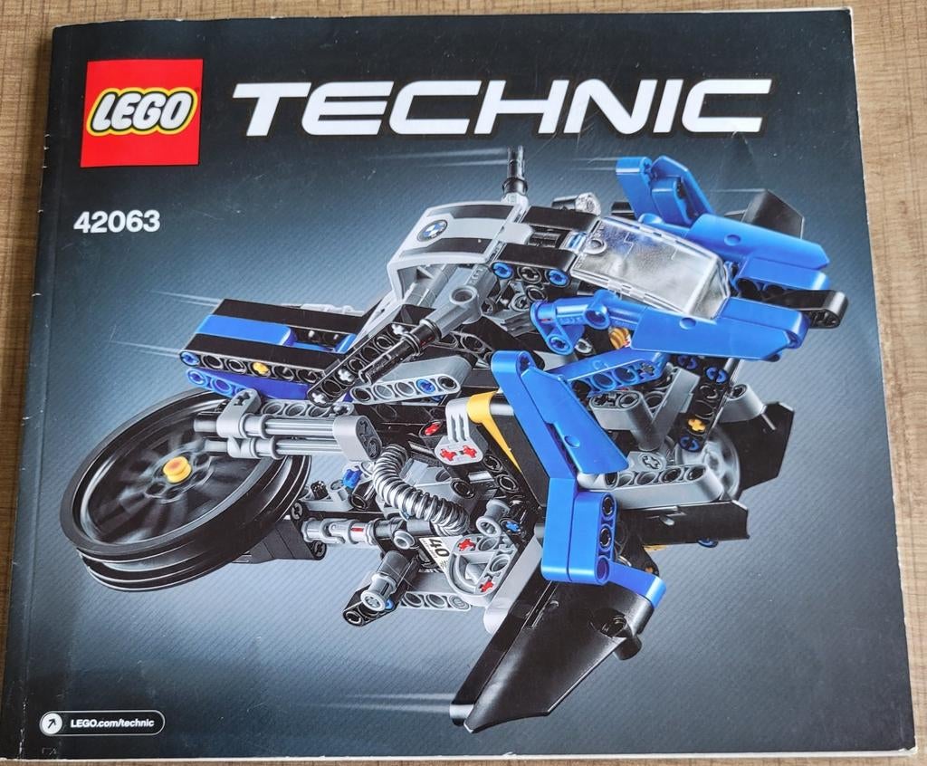 Lego Technic bouwboekje: BMW motor - doos 42063 (2017), Enlèvement ou Envoi, Utilisé, Briques en vrac, Lego