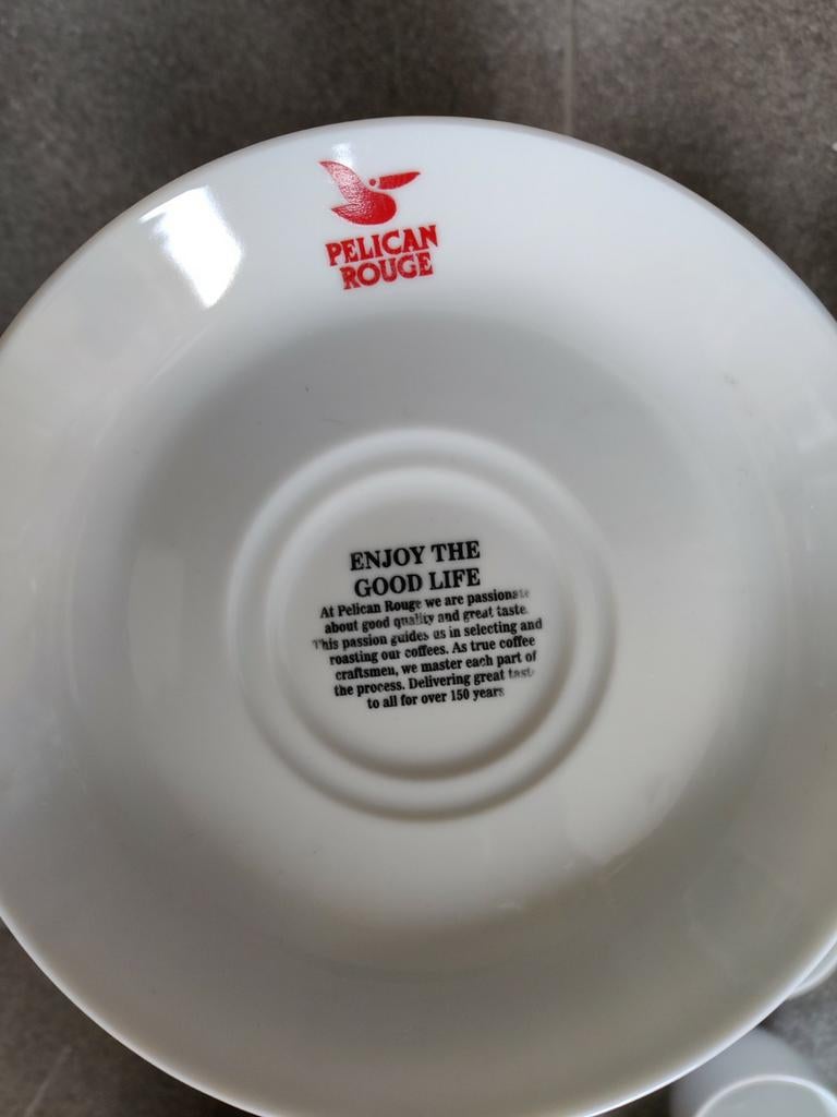 Bordjes en kopjes van le Pelican rouge, Enlèvement, Comme neuf