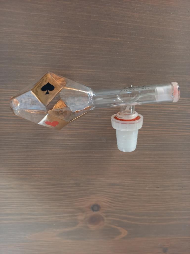 DISTRIBUTEUR D'ALCOOL, Enlèvement ou Envoi