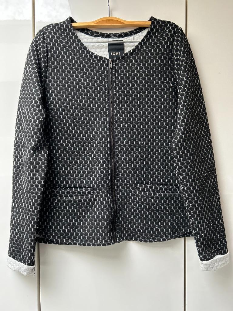 Zwart-wit vest met rits en Ichi-zakken - Maat XS --, Kleding | Dames, Zwart, Ophalen of Verzenden, Zo goed als nieuw, Maat 34 (XS) of kleiner