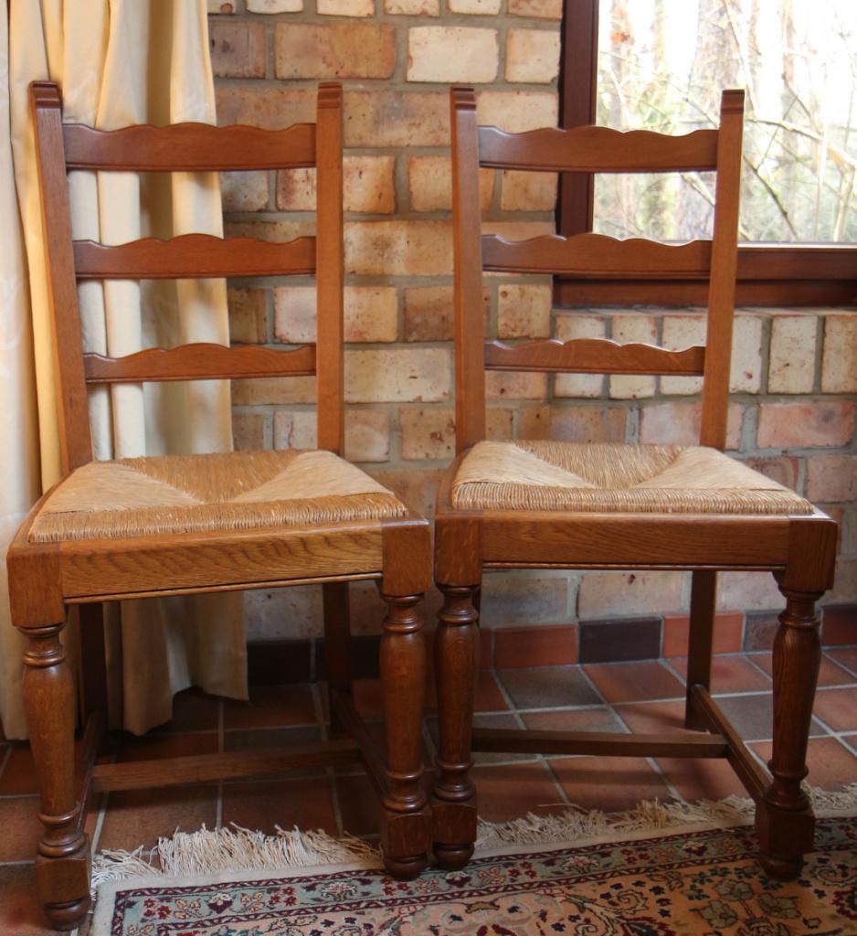 2 kwaliteitsvolle eiken stoelen met rieten zitting, of 1, Antiek en Kunst, Ophalen