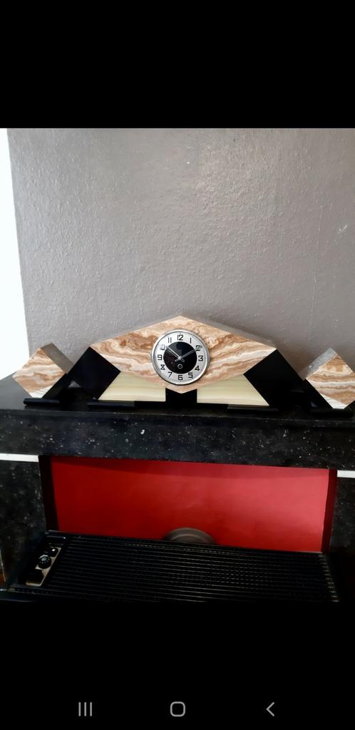 Jolie horloge mecanique vintage pierre et marbre, Ophalen